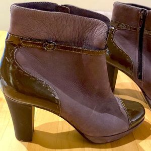 Vintage Camper lilac suede & eggplant patent leather 3 1/2” zippered ankle boots